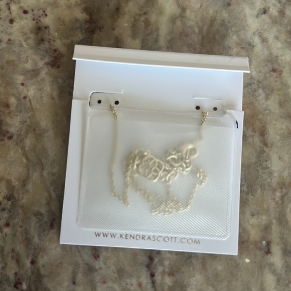 Pink heart Kendra Scott necklace - Picture 2 of 3